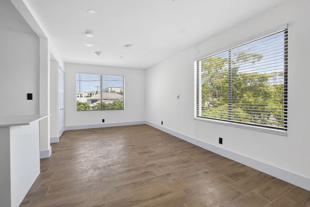 2032 N Dixie Highway 6, West Palm Beach, FL 33407