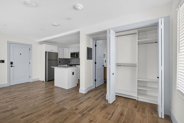 2032 N Dixie Highway 6, West Palm Beach, FL 33407