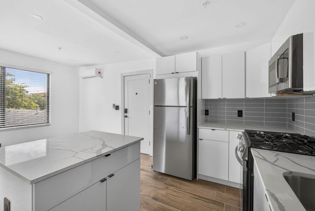 2032 N Dixie Highway 6, West Palm Beach, FL 33407