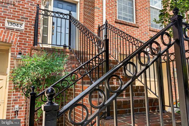 13042 GREG ROY LN, Herndon, VA 20171