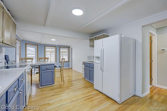 29329 Tawas Street, Madison Heights, MI 48071