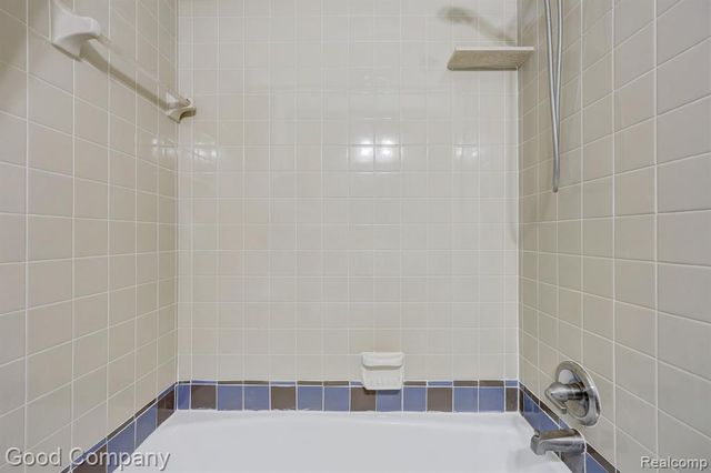 29329 Tawas Street, Madison Heights, MI 48071