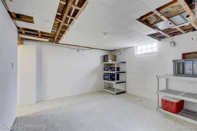 29329 Tawas Street, Madison Heights, MI 48071