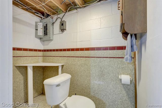 29329 Tawas Street, Madison Heights, MI 48071