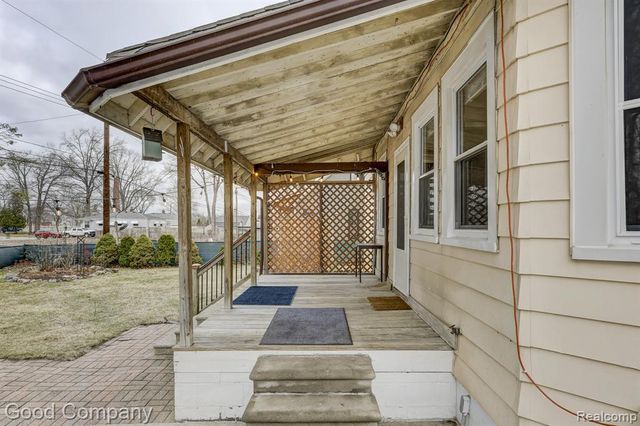 29329 Tawas Street, Madison Heights, MI 48071