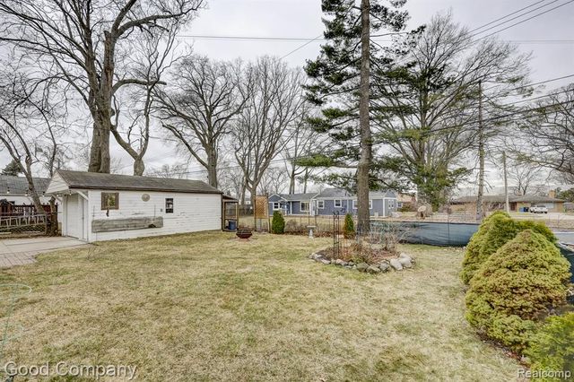 29329 Tawas Street, Madison Heights, MI 48071