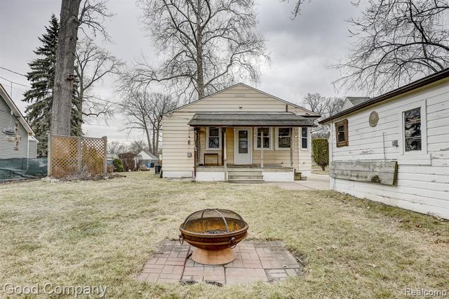 29329 Tawas Street, Madison Heights, MI 48071