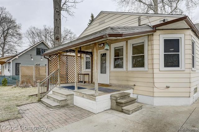 29329 Tawas Street, Madison Heights, MI 48071