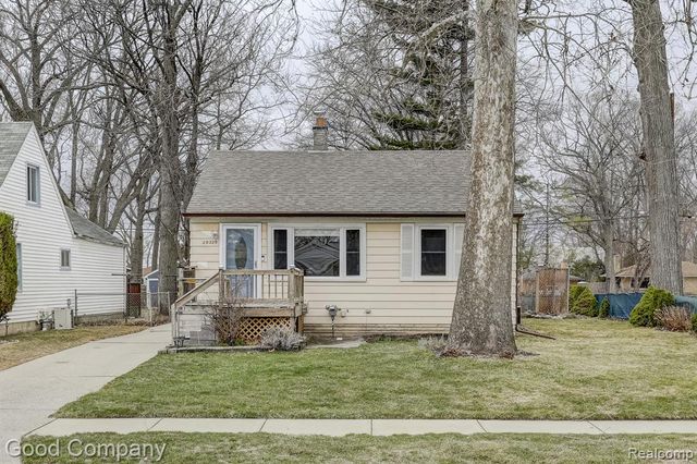 29329 Tawas Street, Madison Heights, MI 48071