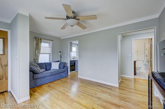 29329 Tawas Street, Madison Heights, MI 48071