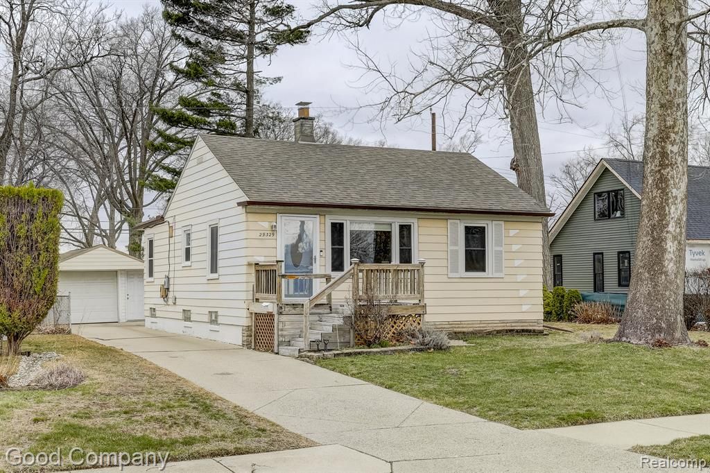 29329 Tawas Street, Madison Heights, MI 48071