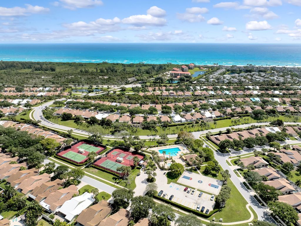 118 Ridge Road, Jupiter, FL 33477