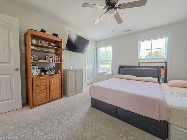 1011 Thurmond Street, Winston-salem, NC 27105
