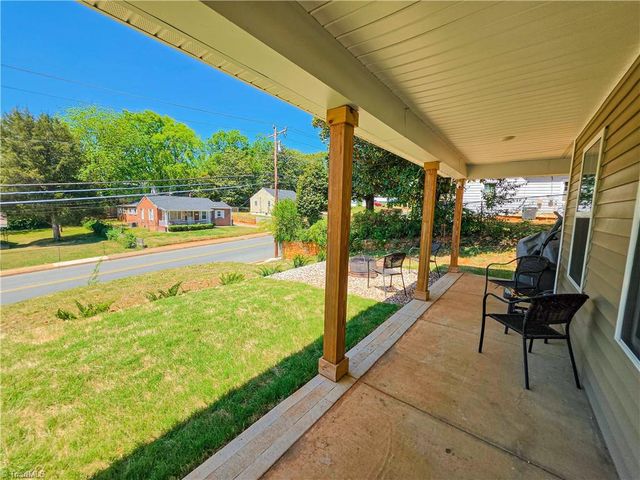 1011 Thurmond Street, Winston-salem, NC 27105