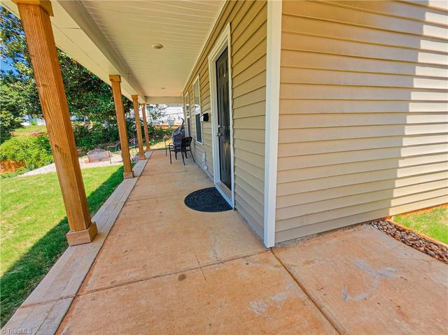 1011 Thurmond Street, Winston-salem, NC 27105