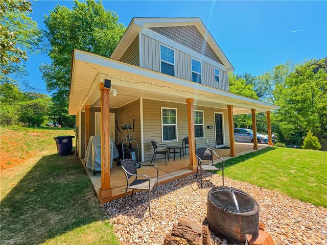 1011 Thurmond Street, Winston-salem, NC 27105