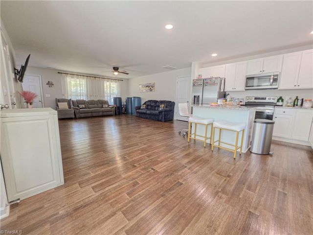 1011 Thurmond Street, Winston-salem, NC 27105