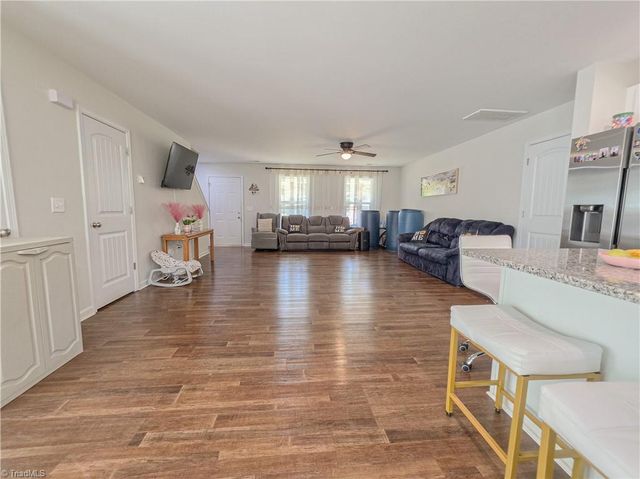 1011 Thurmond Street, Winston-salem, NC 27105