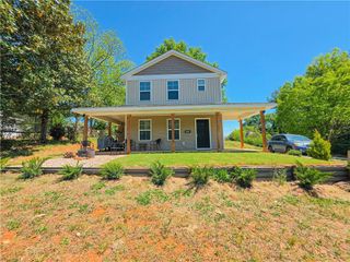 1011 Thurmond Street, Winston-salem, NC 27105