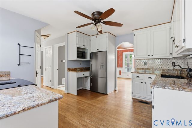 2450 Hillstream Dr, Rockville, VA 23146