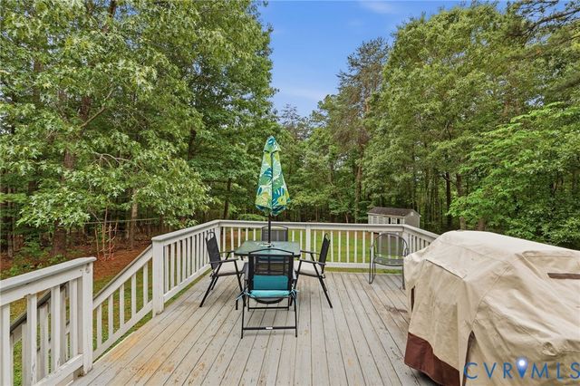2450 Hillstream Dr, Rockville, VA 23146