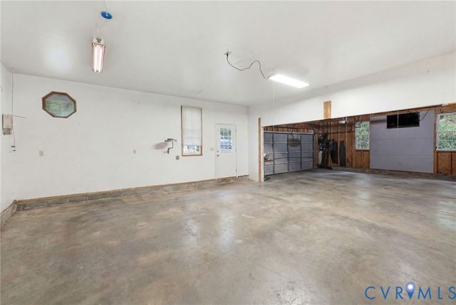 2450 Hillstream Dr, Rockville, VA 23146
