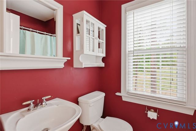 2450 Hillstream Dr, Rockville, VA 23146