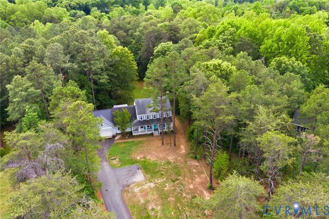 2450 Hillstream Dr, Rockville, VA 23146