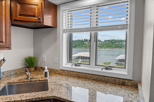 361 Anchors Point Lane Unit 301, Kimberling City, MO 65686