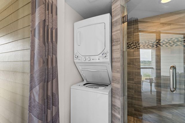 361 Anchors Point Lane Unit 301, Kimberling City, MO 65686