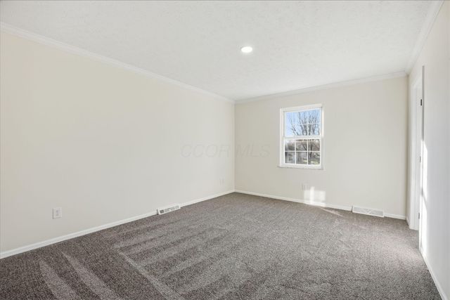 11774 Kennington Square E, Pickerington, OH 43147