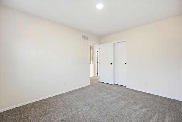 11774 Kennington Square E, Pickerington, OH 43147