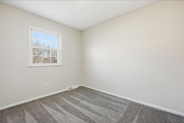 11774 Kennington Square E, Pickerington, OH 43147