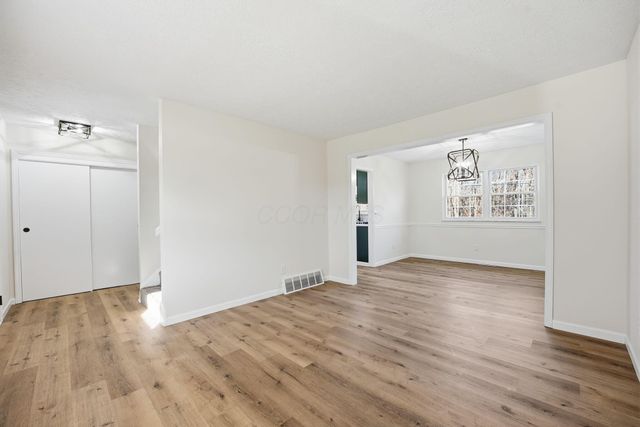 11774 Kennington Square E, Pickerington, OH 43147