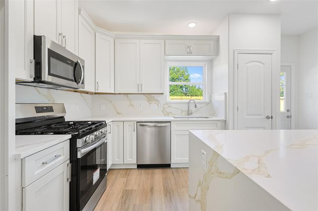 2317 Cedar Street, Pearland, TX 77581