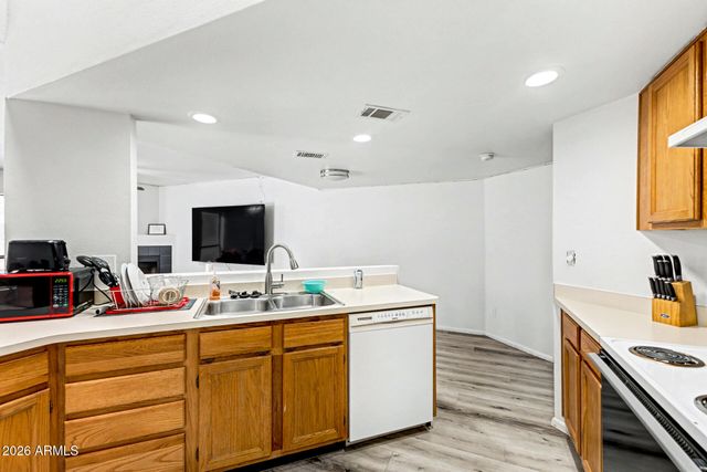 3228 W GLENDALE Avenue 170, Phoenix, AZ 85051