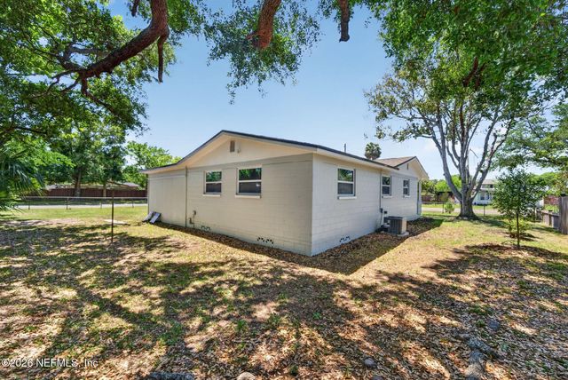 401 SKATE Road, Atlantic Beach, FL 32233