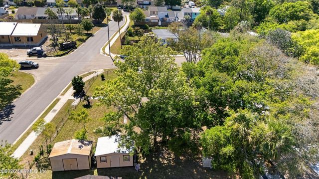 401 SKATE Road, Atlantic Beach, FL 32233