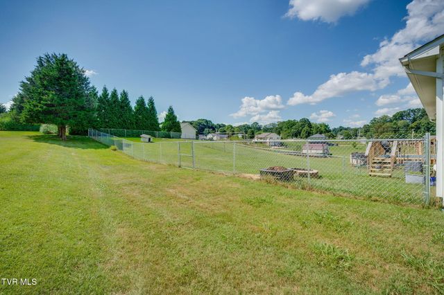 6215 Snapps Ferry Road, Afton, TN 37616