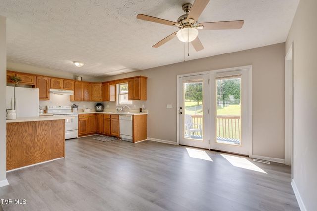 6215 Snapps Ferry Road, Afton, TN 37616