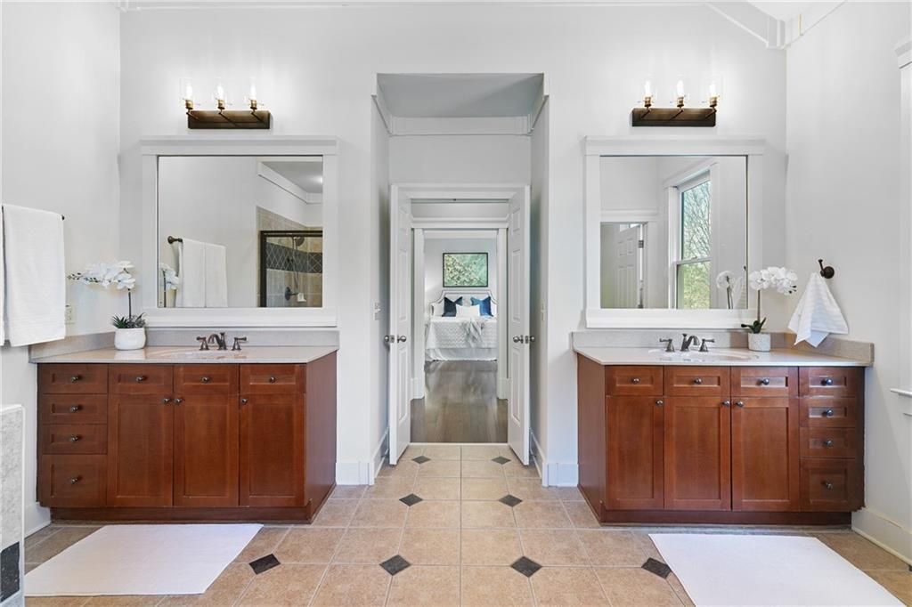 Image 21 of property listing at 161 Stillwater Lane, Dallas, GA 30132