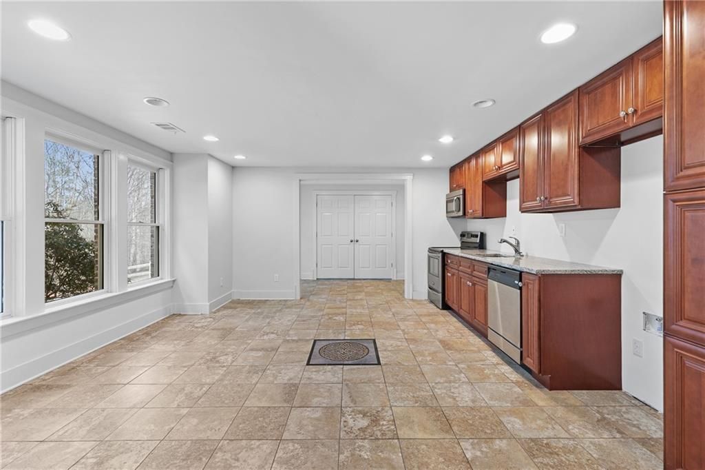 Image 37 of property listing at 161 Stillwater Lane, Dallas, GA 30132