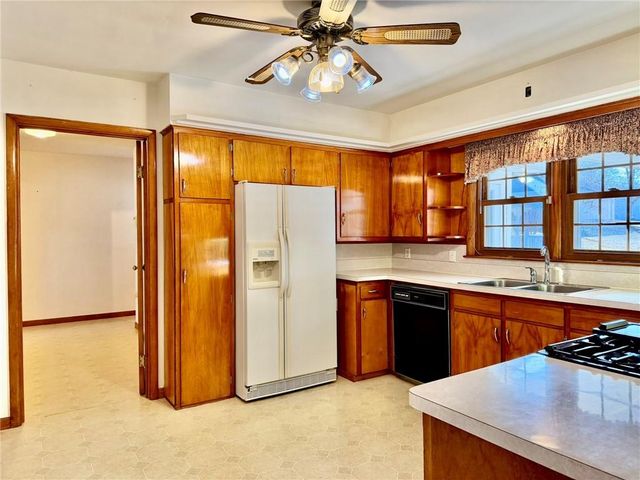 320 W Torrance Street, Maryville, MO 64468