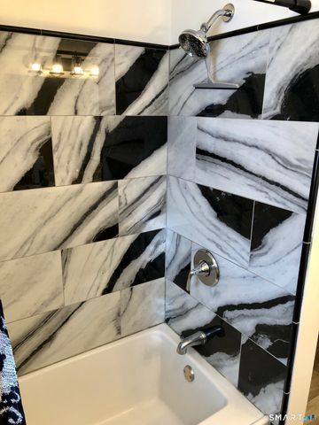 92 Hamden Avenue APT 1, Waterbury, CT 06704