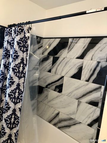 92 Hamden Avenue APT 1, Waterbury, CT 06704