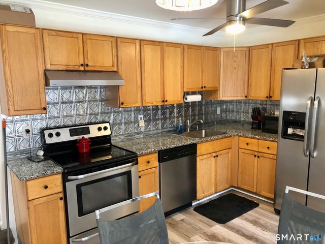 92 Hamden Avenue APT 1, Waterbury, CT 06704