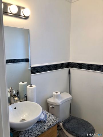 92 Hamden Avenue APT 1, Waterbury, CT 06704