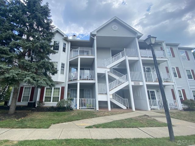 31 Dartmouth Way, North Brunswick, NJ 08901