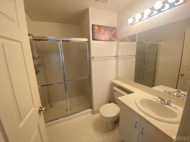 31 Dartmouth Way, North Brunswick, NJ 08901