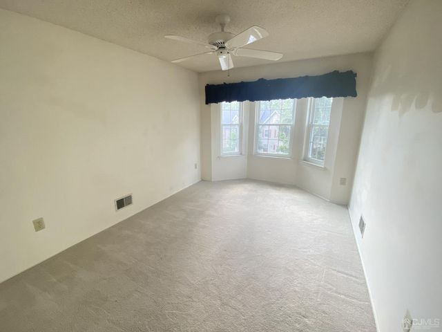 31 Dartmouth Way, North Brunswick, NJ 08901